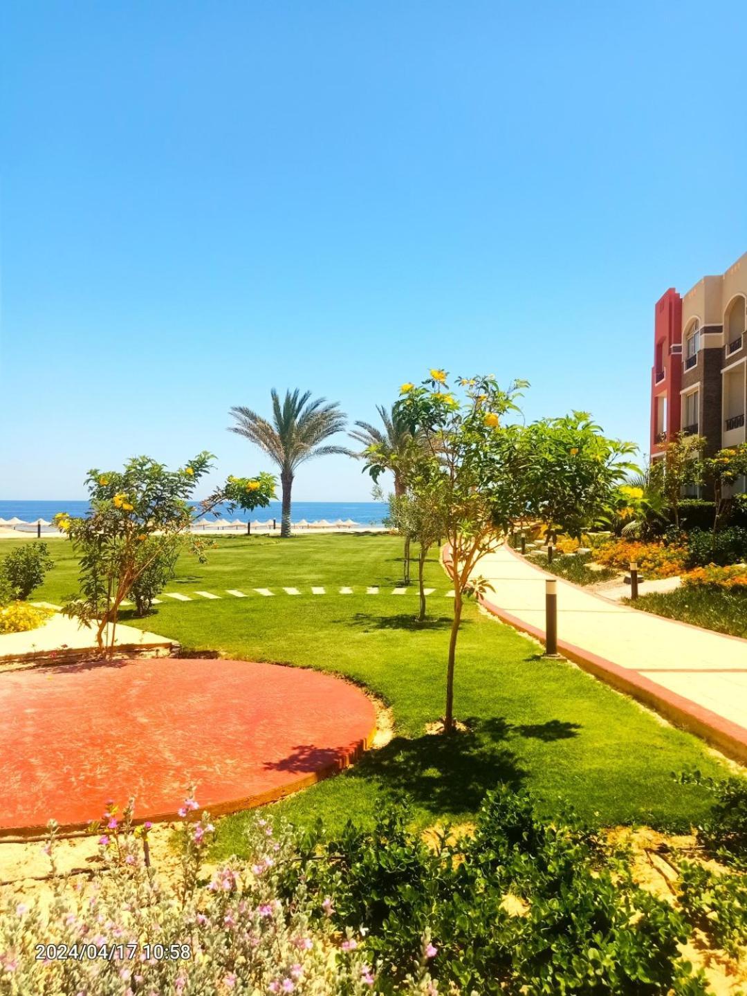 Oyster Bay Beach Resort Abu Dabab Exterior photo